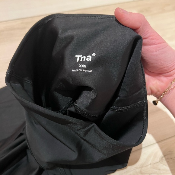 TNA Aritzia Atmosphere Legging - Picture 4 of 4